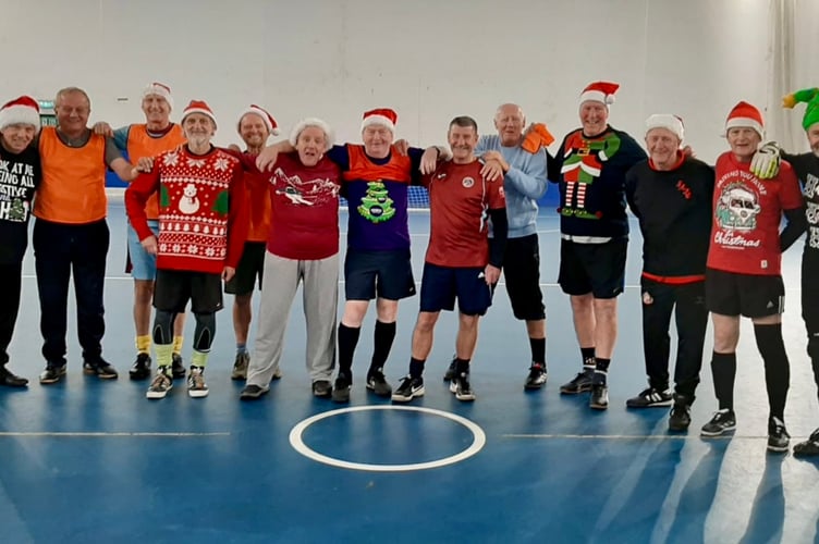 Dale Harraway, Tony Nayab, Monty Morris, Dave Faulkner, Chris Bowden, Dave Waring, John Warren, Pete Erskine, Keith, Andrew Tucker, Colin McCarthy, Brian Blelloch, Dave Cooper.