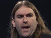 Searle goes out of World Darts Championship