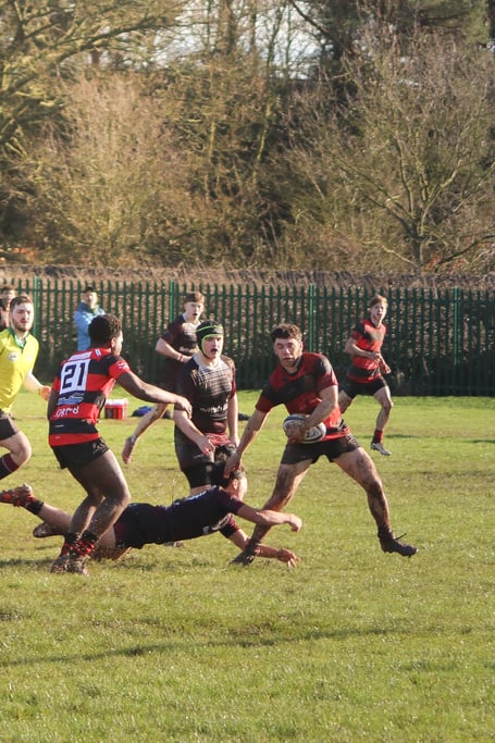 Bailey Lee breaks free to score a try for Wellington with Kewa Ademuyiwa in support.