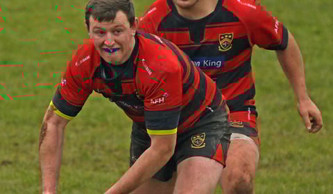 Wellington hand points to Penzance & Newlyn 