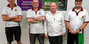 Leaders Bowlsheviks squeeze home against Vikings