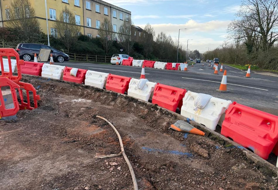 Roadworks delays easing for commuters