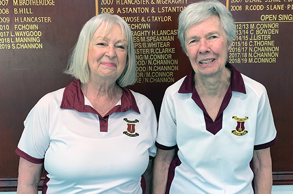Ladies finalists Wendy Scott (left, winner) and Diana Dagg
