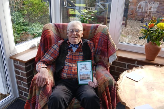 Former pub owner to sign copies of his new book in Wiveliscombe