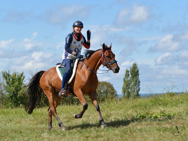 Shanti Roos and Fripon storm to endurance victory 