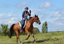 Shanti Roos and Fripon storm to endurance victory