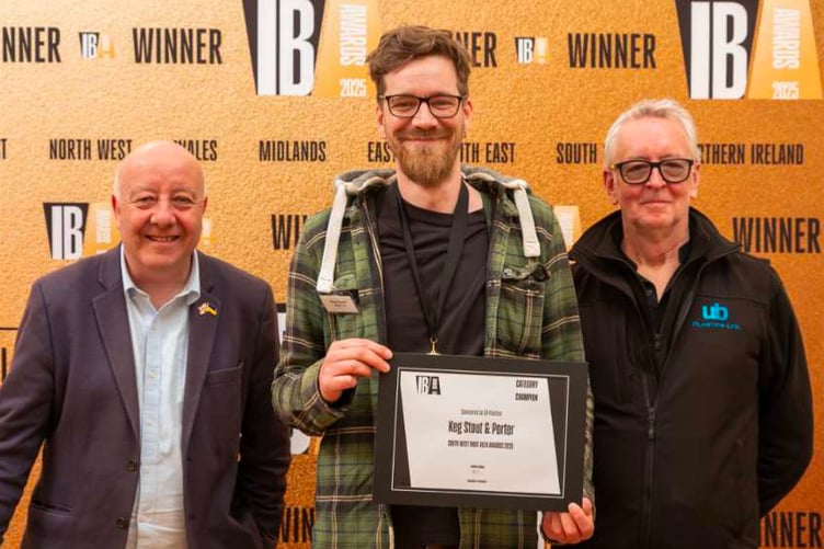 Head brewer Tom Weymouth with local MP Steve Darling and sponsors UB Plastics at the SW Indie Beer Awards.