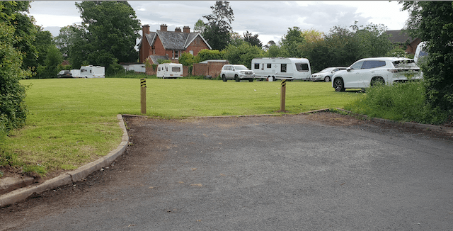 'Travellers' refusing to move on