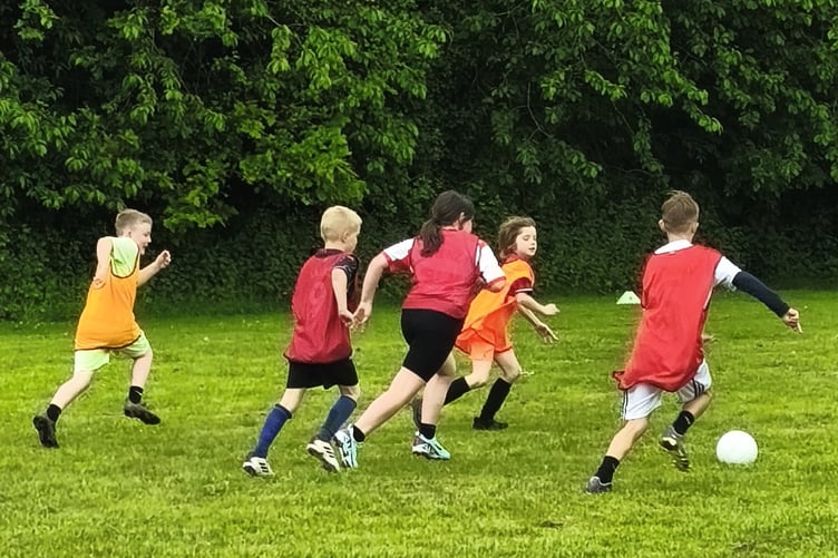 And they are away down the field