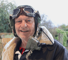 Tiger Moth pilot apologises after crash landing