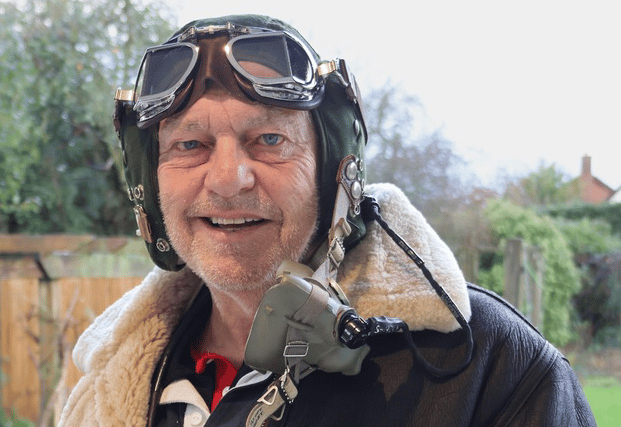 Tiger Moth pilot apologises after crash landing