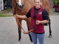 Gill's hunch pays off with whopping 33-1 winner 