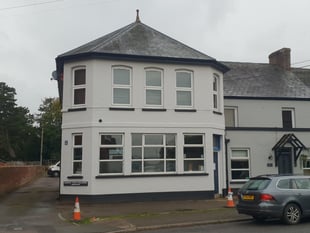 Former pub could become hairdressers