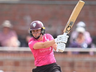Somerset Women in tense last-over victory against Essex