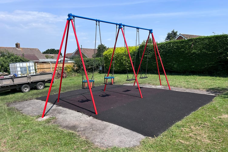 After some much needed TLC the play area at Chestnut Close is summer ready.