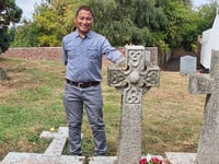 Nepal man's grave visit to pay his respect