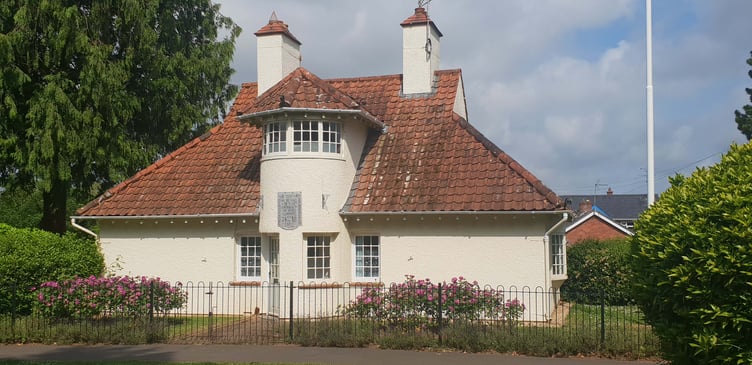 Wellington town councillors are considering whether to take ownership of the former park keeper's home in Wellington Park.