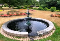 Council to repair fountain in historic park
