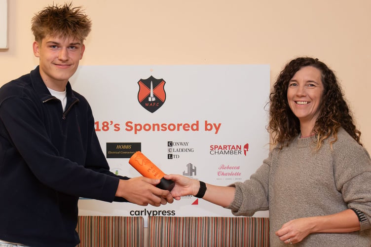 Player of the Match was Gustav A who received the award from Steph Stanyard of Stephanie Stanyard Photography, match sponsor.