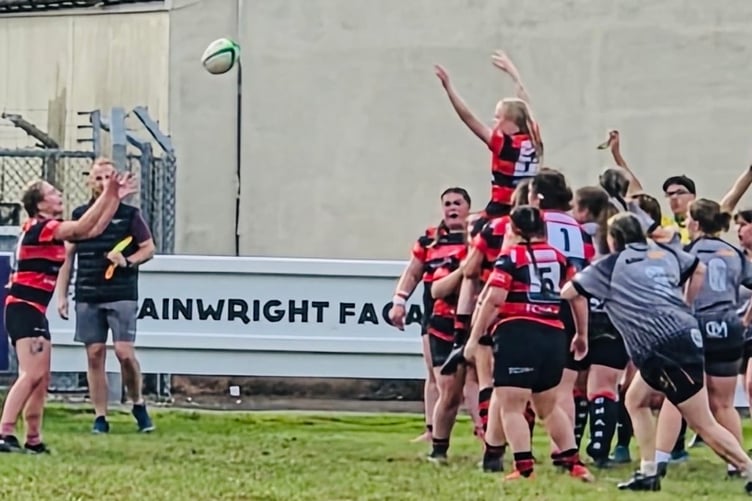 SVixens in lineout actioncreenshot